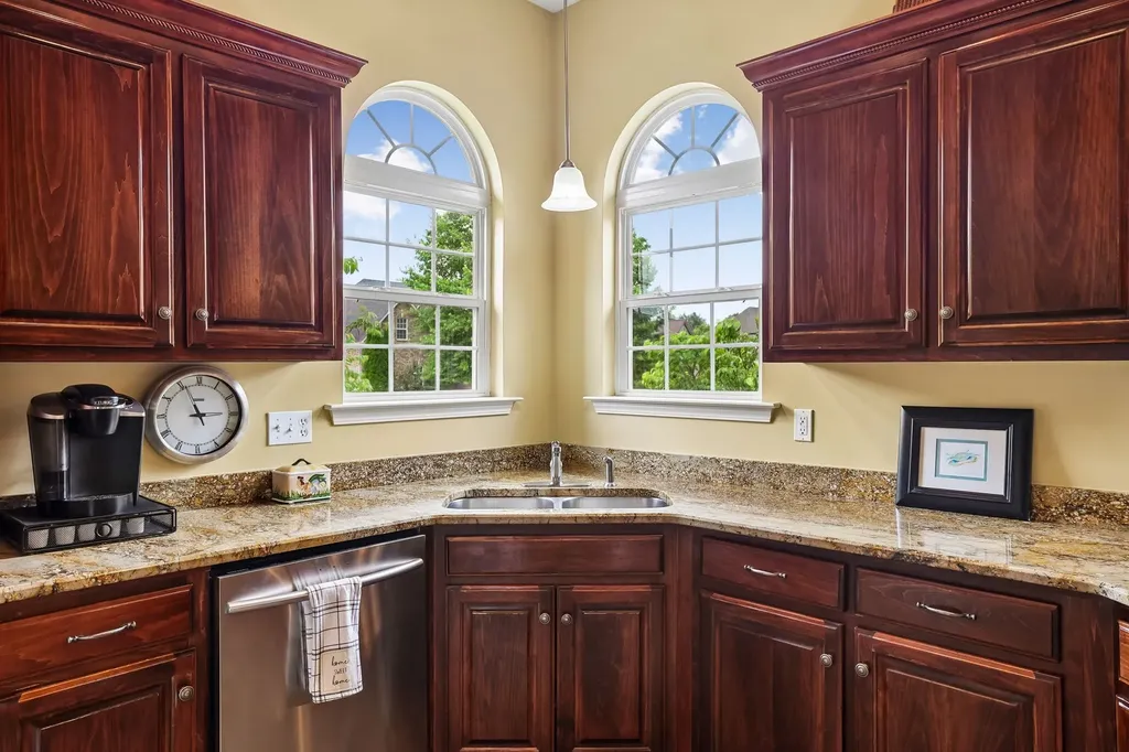 4228 Thoroughbred Lane Murfreesboro TN 37127