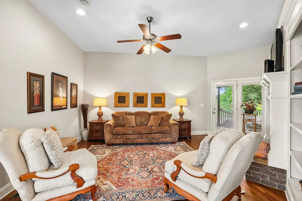 4228 Thoroughbred Lane Murfreesboro TN 37127
