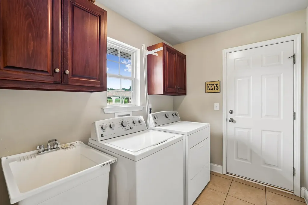 4228 Thoroughbred Lane Murfreesboro TN 37127