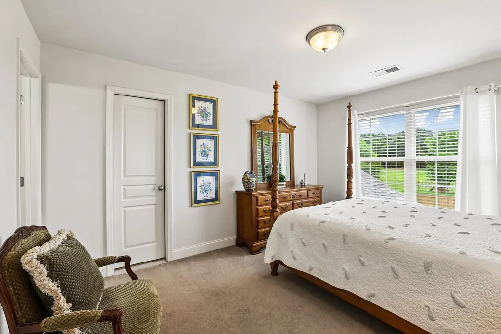 4228 Thoroughbred Lane Murfreesboro TN 37127