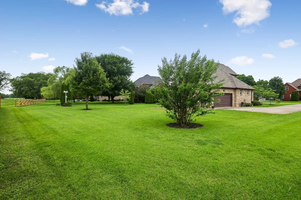 4228 Thoroughbred Lane Murfreesboro TN 37127