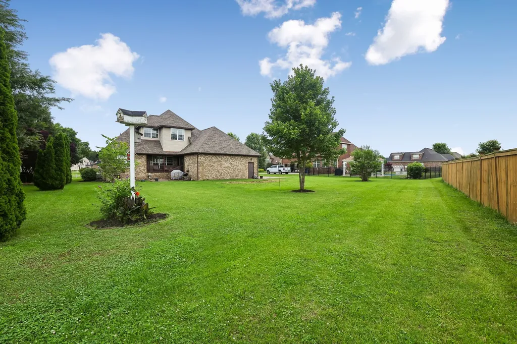 4228 Thoroughbred Lane Murfreesboro TN 37127