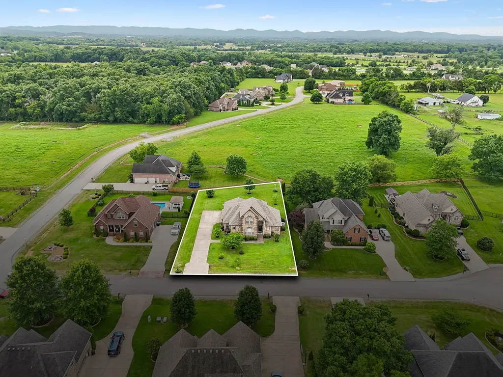 4228 Thoroughbred Lane Murfreesboro TN 37127