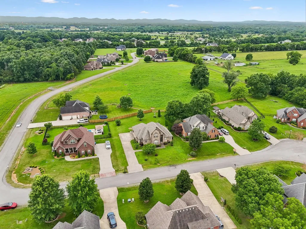 4228 Thoroughbred Lane Murfreesboro TN 37127