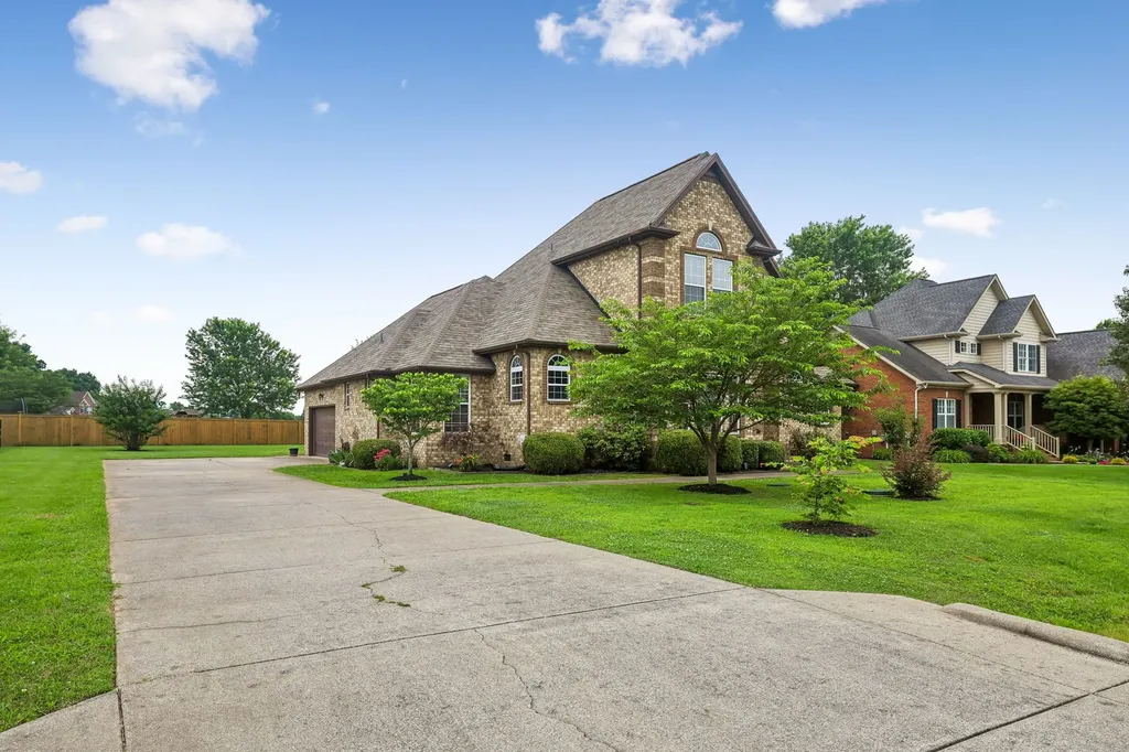 4228 Thoroughbred Lane Murfreesboro TN 37127