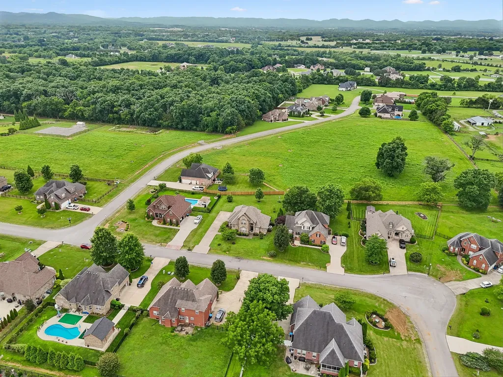4228 Thoroughbred Lane Murfreesboro TN 37127
