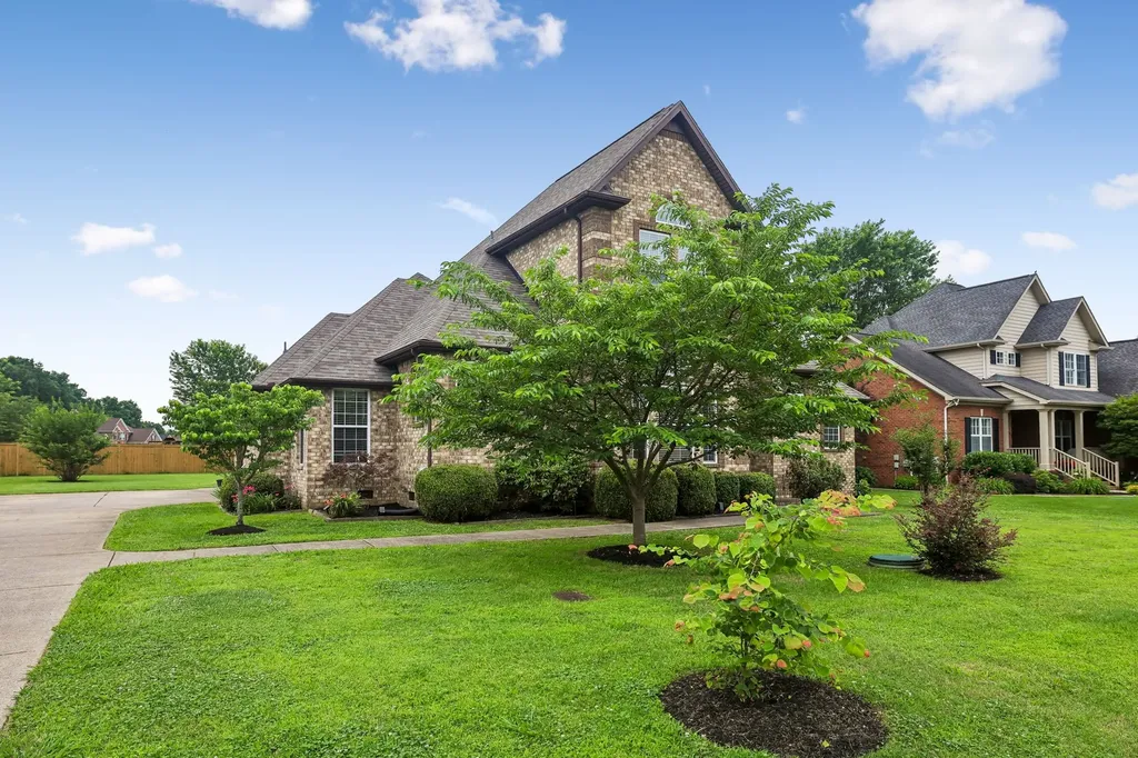4228 Thoroughbred Lane Murfreesboro TN 37127