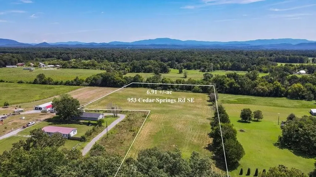 953 Cedar Springs Road, SE Cleveland TN 37323