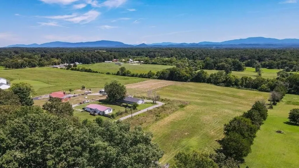 953 Cedar Springs Road, SE Cleveland TN 37323