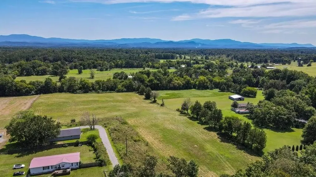 953 Cedar Springs Road, SE Cleveland TN 37323