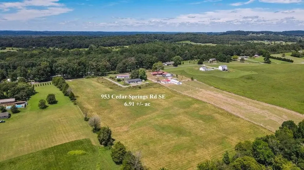 953 Cedar Springs Road, SE Cleveland TN 37323