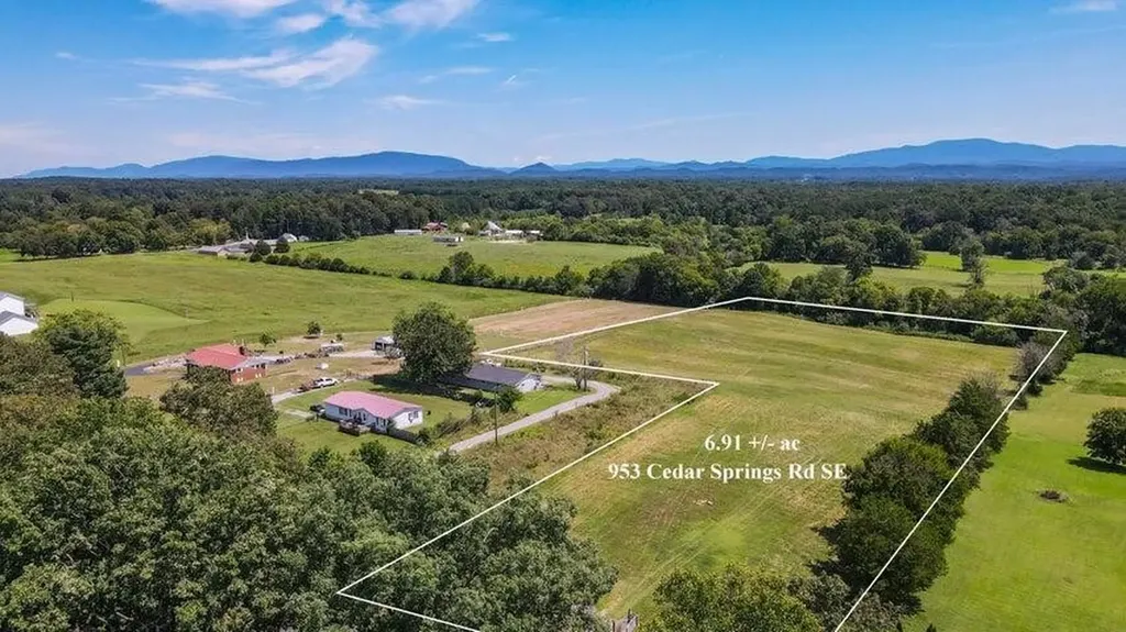 953 Cedar Springs Road, SE Cleveland TN 37323