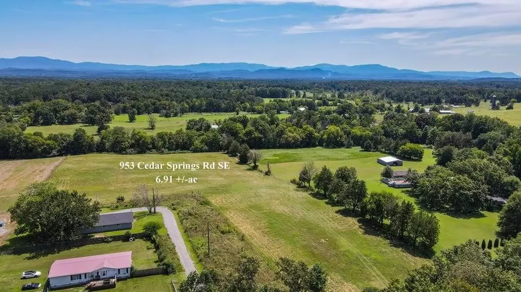 953 Cedar Springs Road, SE Cleveland TN 37323