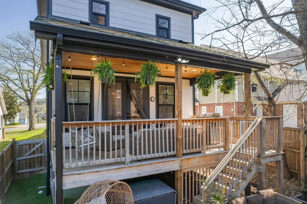813 40th Ave, N Nashville TN 37209