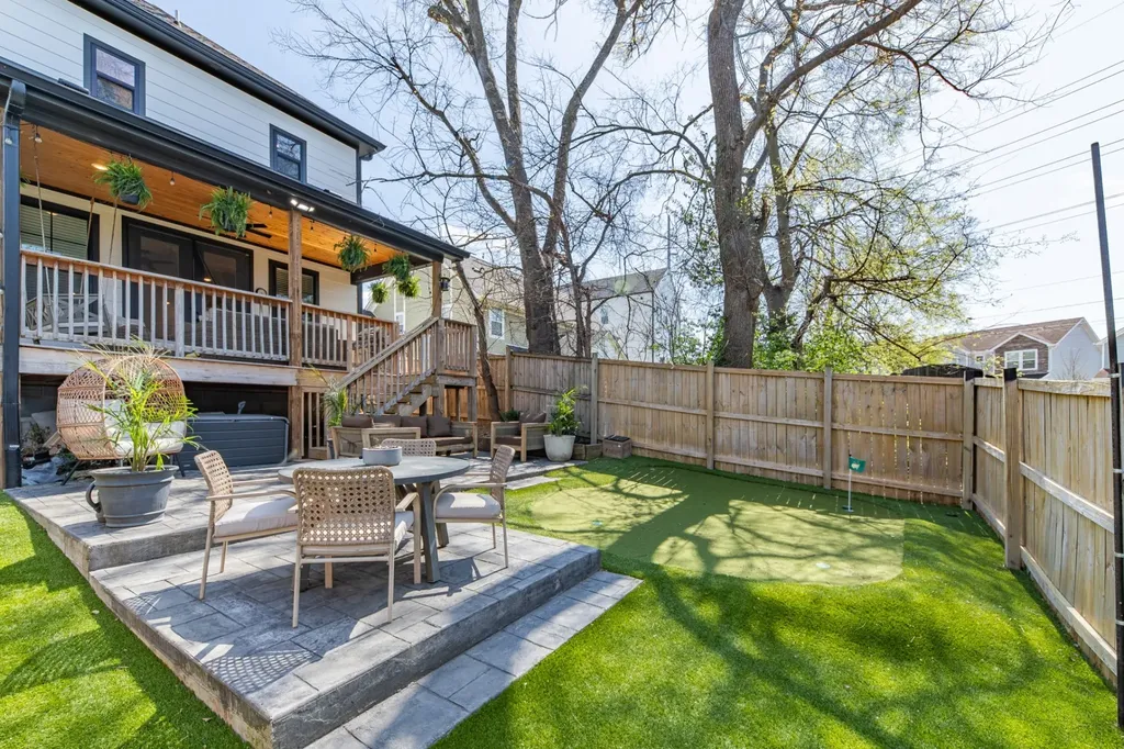 813 40th Ave, N Nashville TN 37209