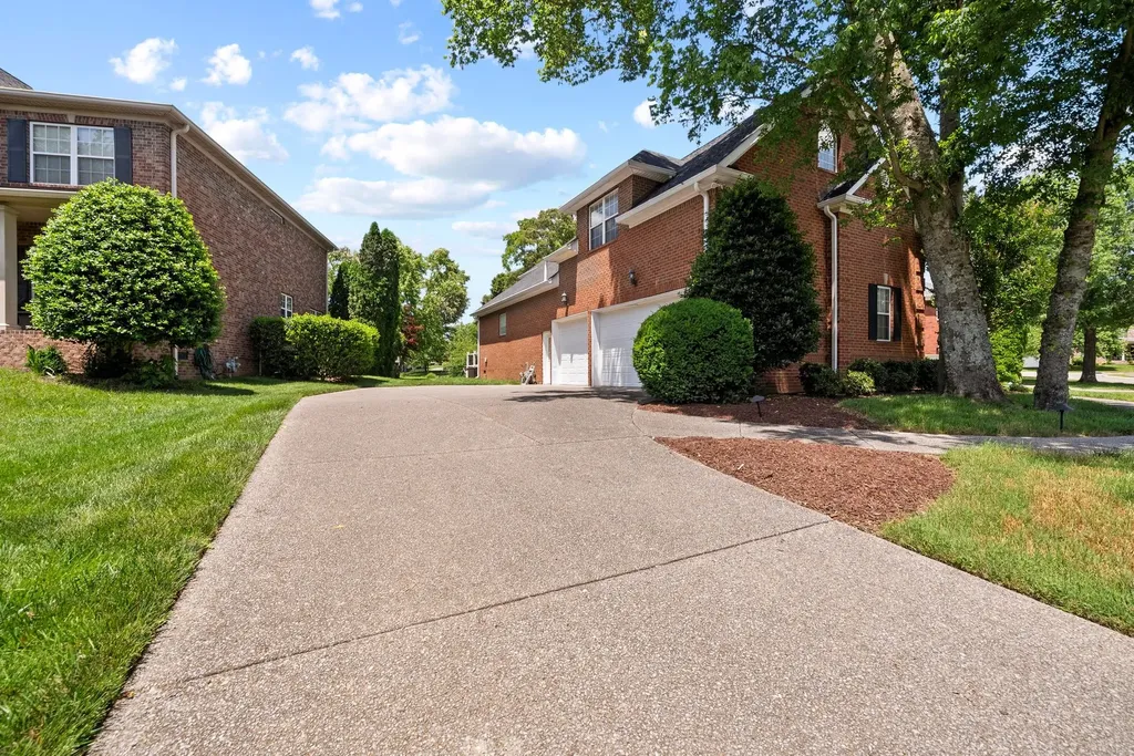 1610 Fair House Road Spring Hill TN 37174