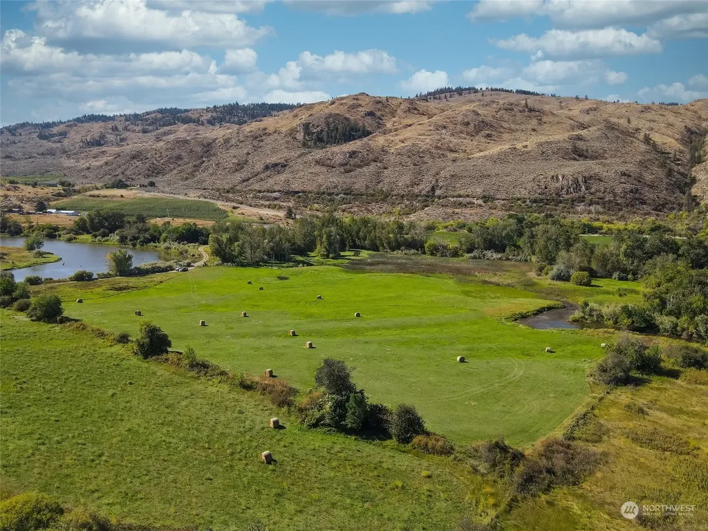 1640 Highway 7 Oroville WA 98844