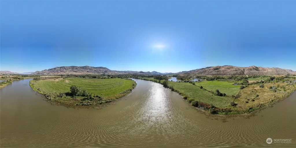 1640 Highway 7 Oroville WA 98844