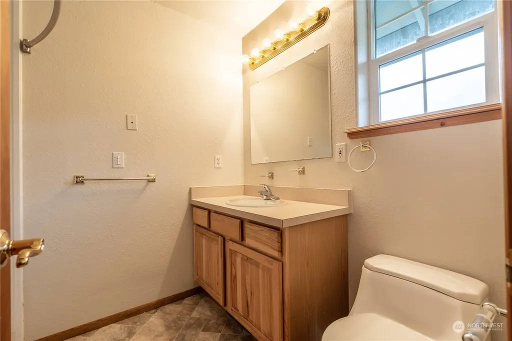 732 Satsop Road W Montesano WA 98563