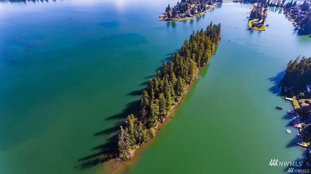 1 179th Avenue E Lake Tapps WA 98391