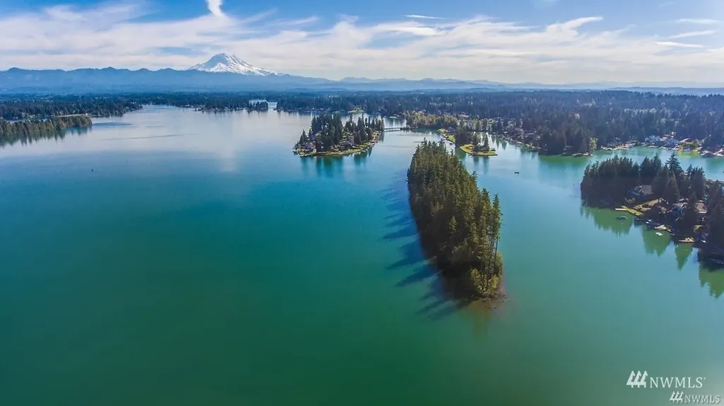 1 179th Avenue E Lake Tapps WA 98391