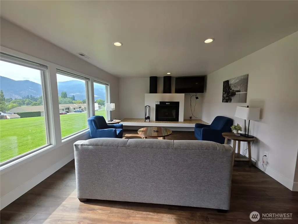 1 Lodge 630-l Manson WA 98831
