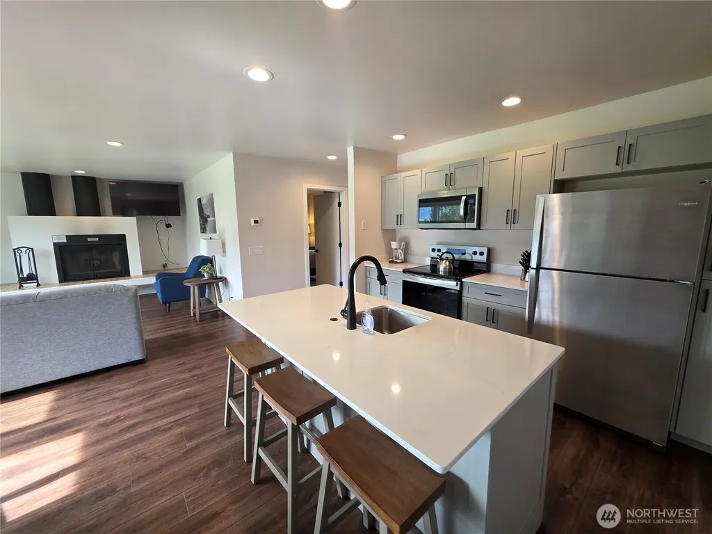 1 Lodge 630-l Manson WA 98831