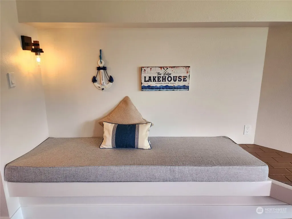 1 Lodge 615-d Manson WA 98831