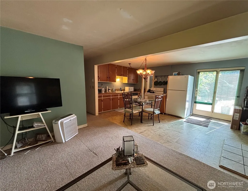 18926 5th Avenue NE Shoreline WA 98155