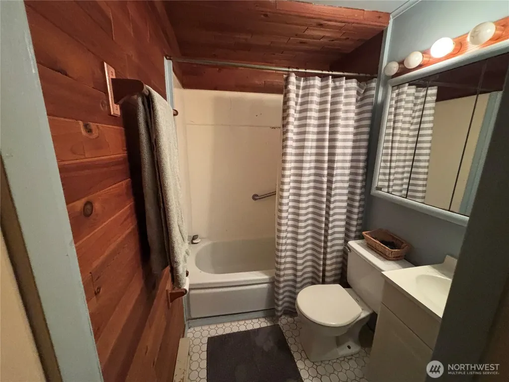 18926 5th Avenue NE Shoreline WA 98155