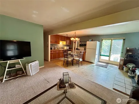 18926 5th Avenue NE Shoreline WA 98155