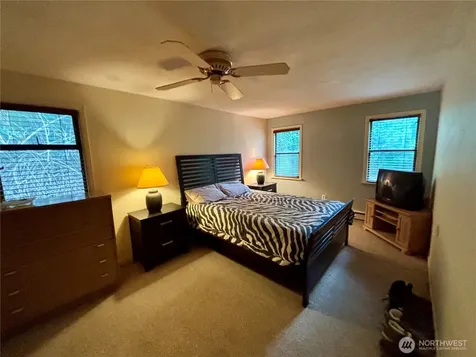 18926 5th Avenue NE Shoreline WA 98155
