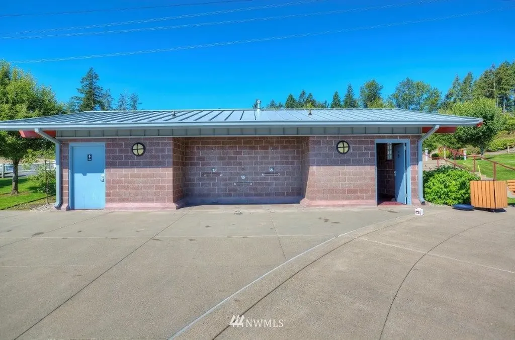 1827 176th Avenue E Lake Tapps WA 98391