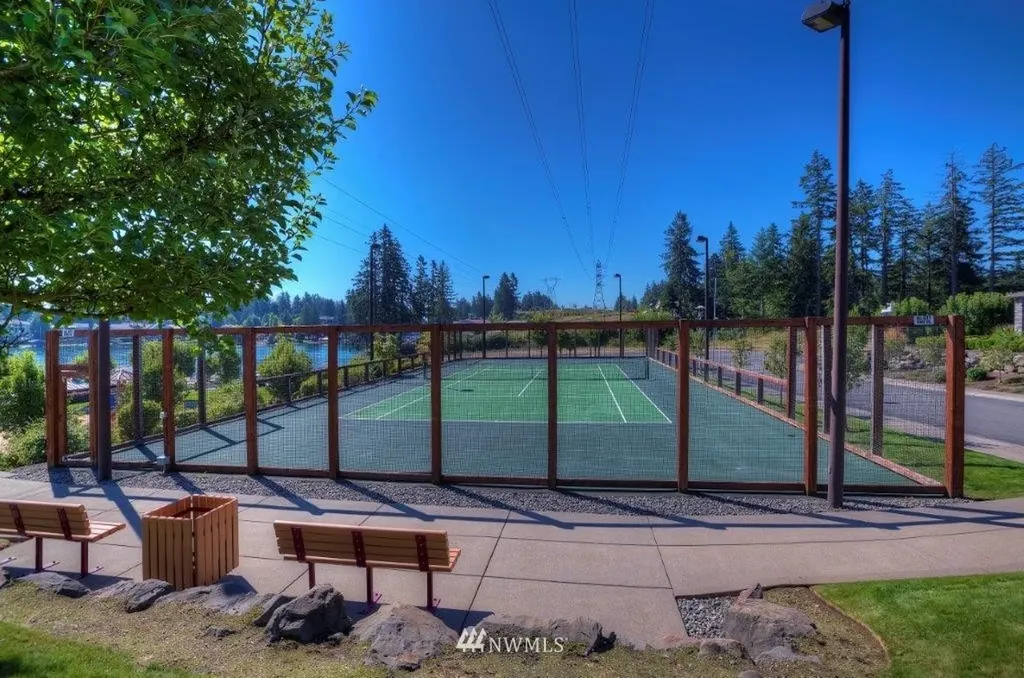 1827 176th Avenue E Lake Tapps WA 98391