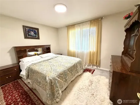13029 SE 206 Place Kent WA 98031