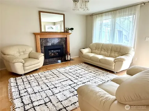 13029 SE 206 Place Kent WA 98031