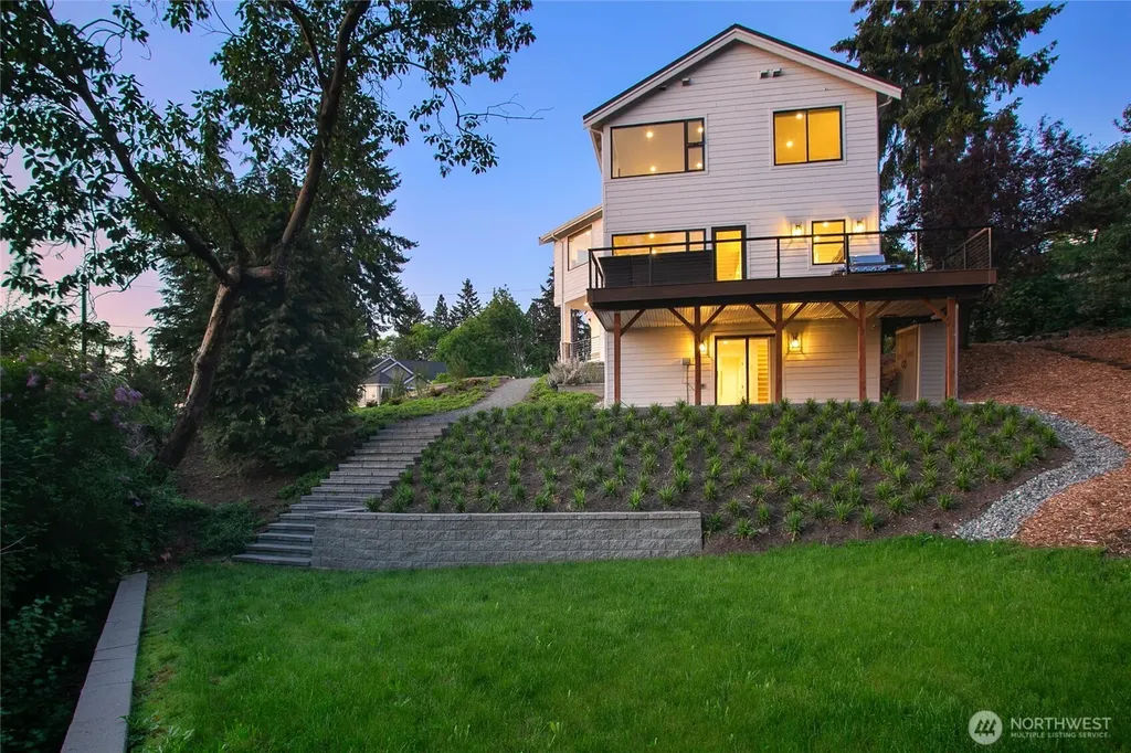 13643 10th Street SE Bellevue WA 98005
