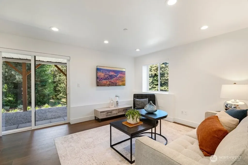 13643 10th Street SE Bellevue WA 98005