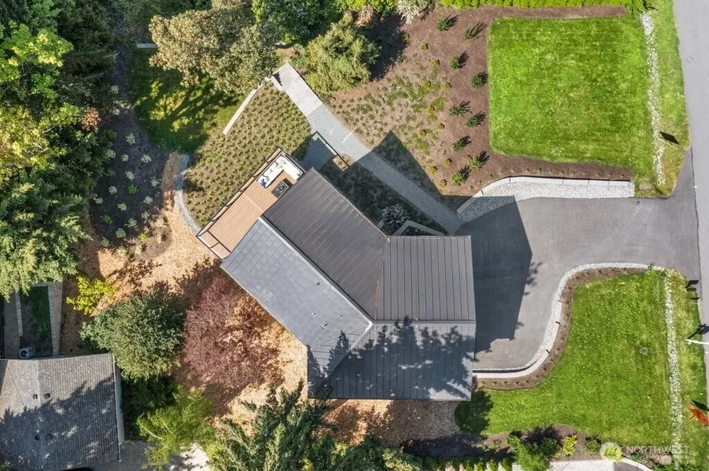 13643 10th Street SE Bellevue WA 98005