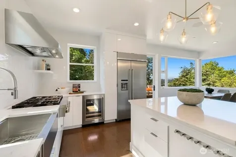 13643 10th Street SE Bellevue WA 98005