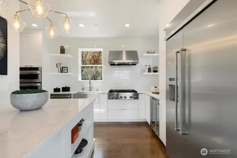 13643 10th Street SE Bellevue WA 98005