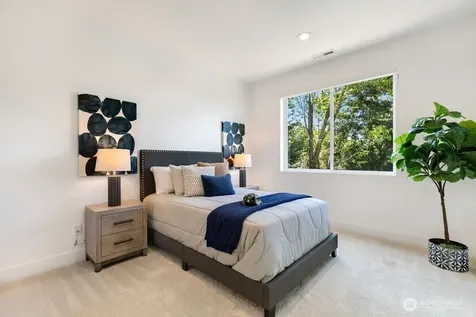 13643 10th Street SE Bellevue WA 98005
