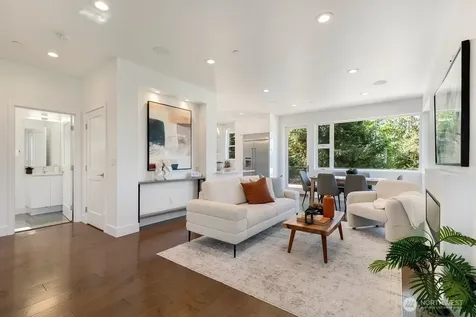 13643 10th Street SE Bellevue WA 98005