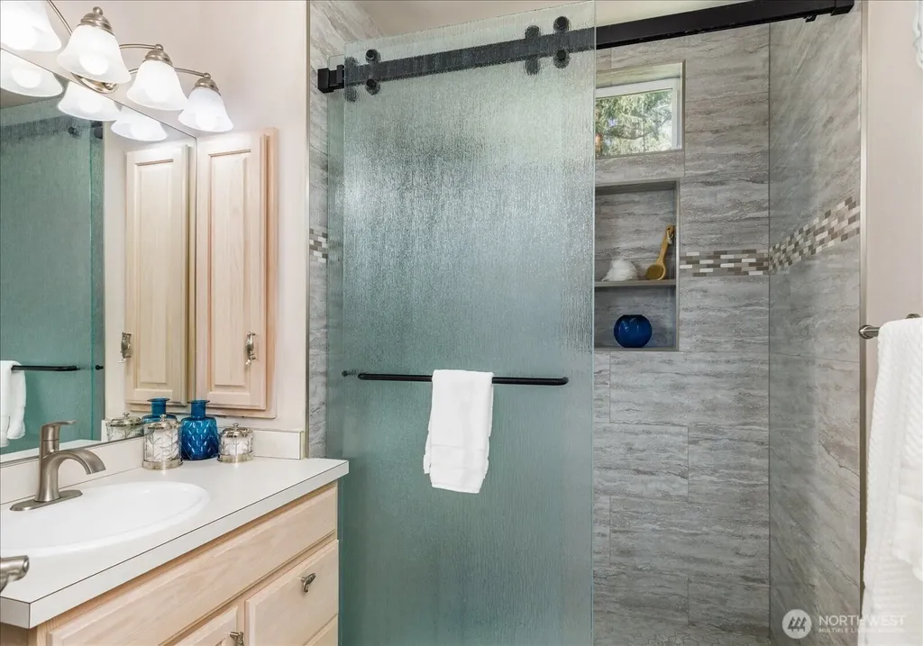 5653 Useless Bay Avenue Langley WA 98260