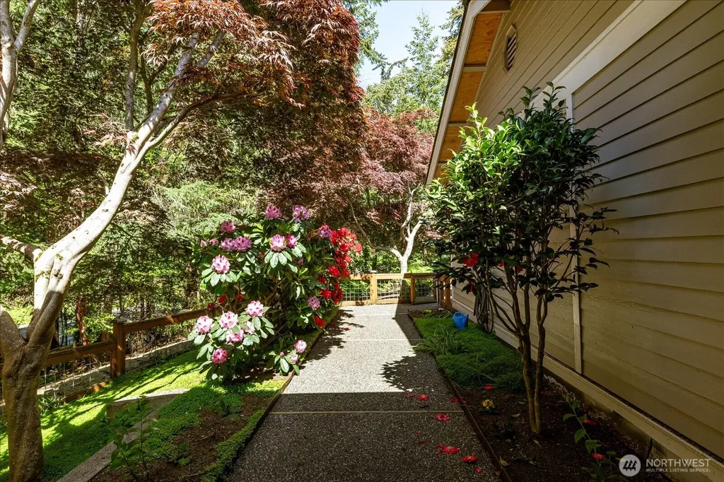 5653 Useless Bay Avenue Langley WA 98260