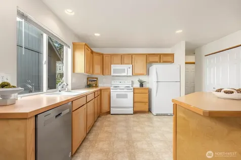 923 Sarah Ct NW Olympia WA 98502