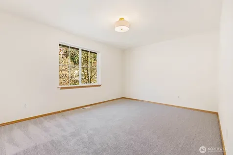 923 Sarah Ct NW Olympia WA 98502