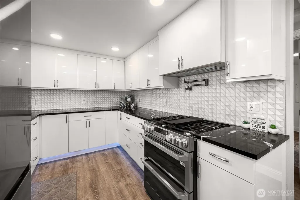 5333 Bercot Road Freeland WA 98249