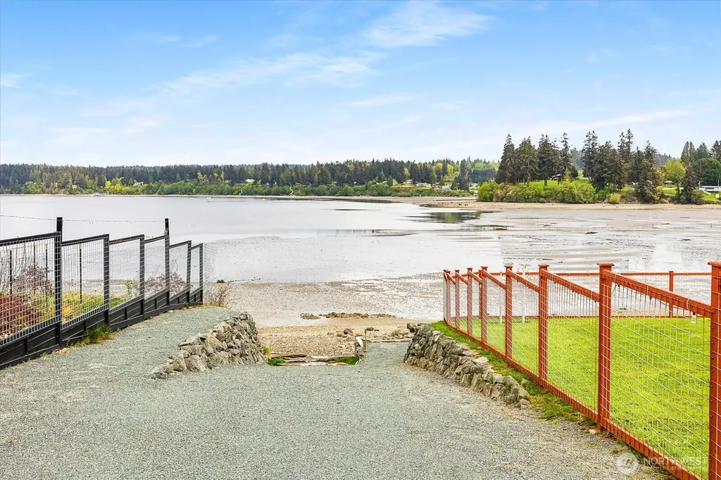 5333 Bercot Road Freeland WA 98249