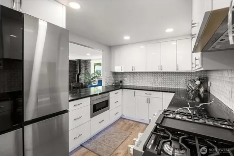 5333 Bercot Road Freeland WA 98249